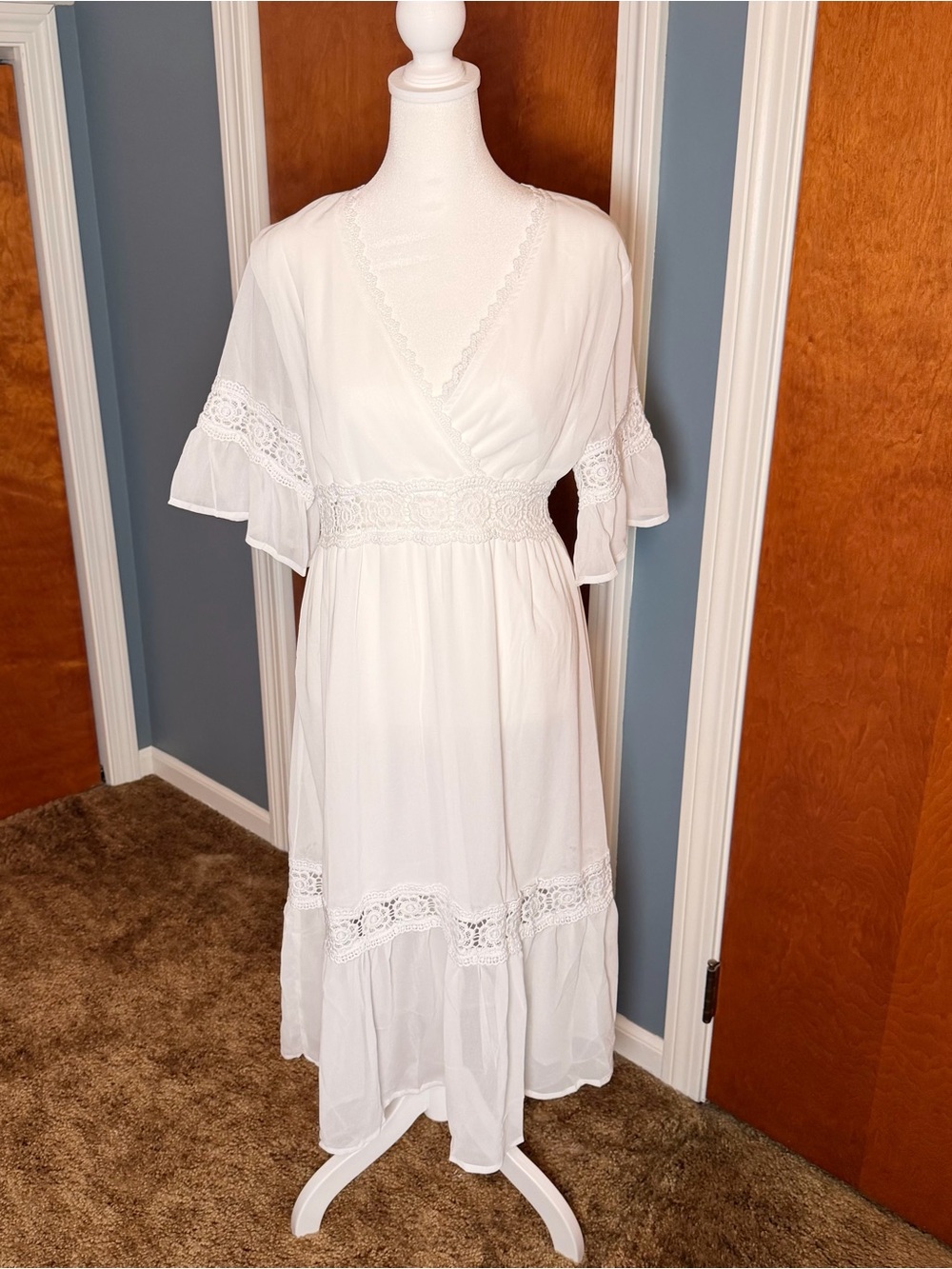 Boho Beach Hut White Lace-Trim Maxi Dress. Size XL, new with tags.